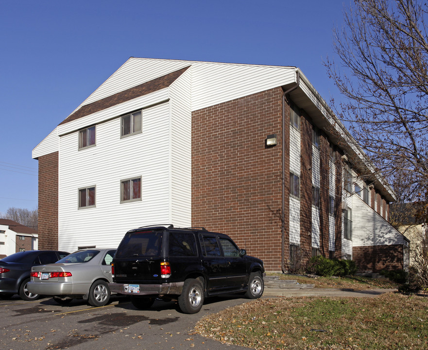 1217 4th Ave S in St. Cloud, MN - Building Photo