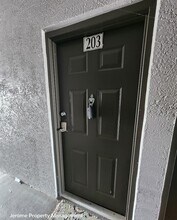 5011 Sunridge Palms Dr in Tampa, FL - Building Photo - Building Photo