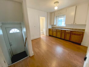 529 Clarendon Ave NW in Canton, OH - Building Photo - Building Photo