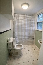 27 Middle Line Ave in Medford, NY - Building Photo - Building Photo