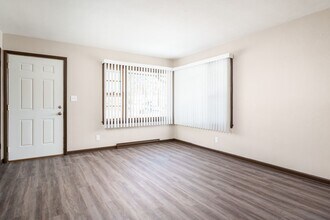 3220-3222 Darwood Dr in Rockford, IL - Building Photo - Building Photo