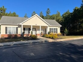 501 Austin Ridge Cir in Southern Pines, NC - Building Photo
