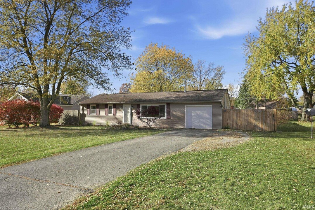 7311 Denise Dr in Fort Wayne, IN - Building Photo