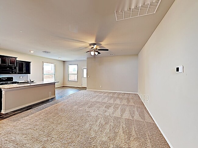 9521 Timberwind Ln in Yukon, OK - Foto de edificio - Building Photo