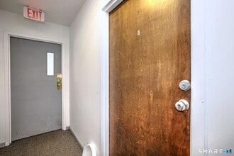 14 Cherry St in Milford, CT - Foto de edificio - Building Photo