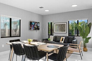 1350 NW 28th St in Miami, FL - Building Photo