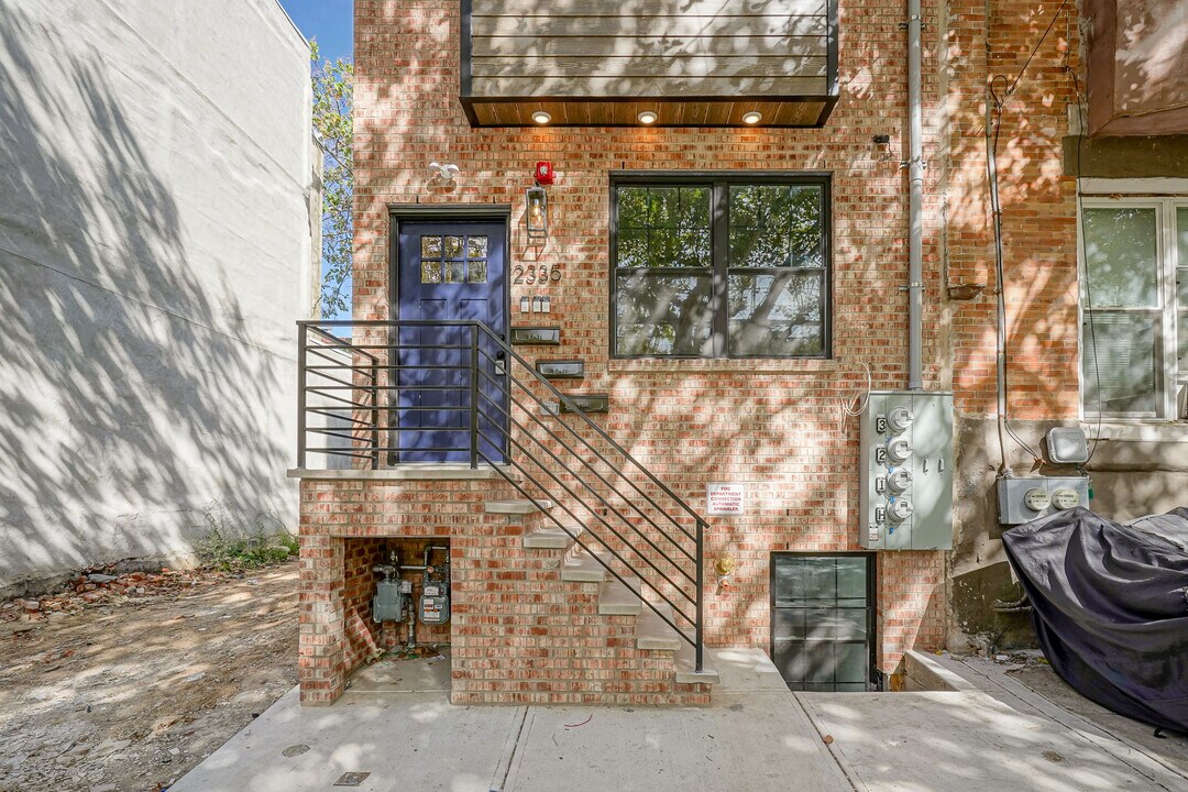 2335 Wharton St in Philadelphia, PA - Building Photo