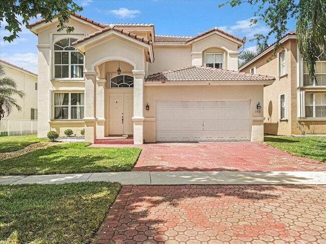 2316 SW 127th Ave in Miramar, FL - Foto de edificio - Building Photo
