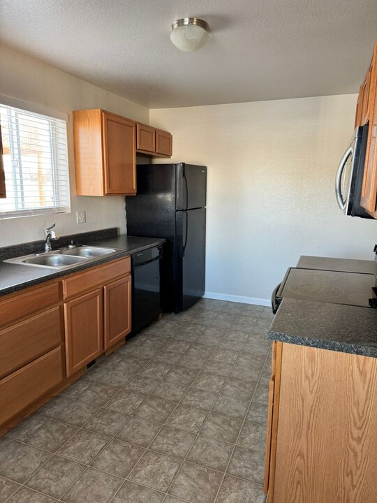 208 Hunters Way in Cheyenne, WY - Building Photo