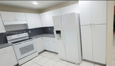 784 NW 135th Ct in Miami, FL - Building Photo - Building Photo