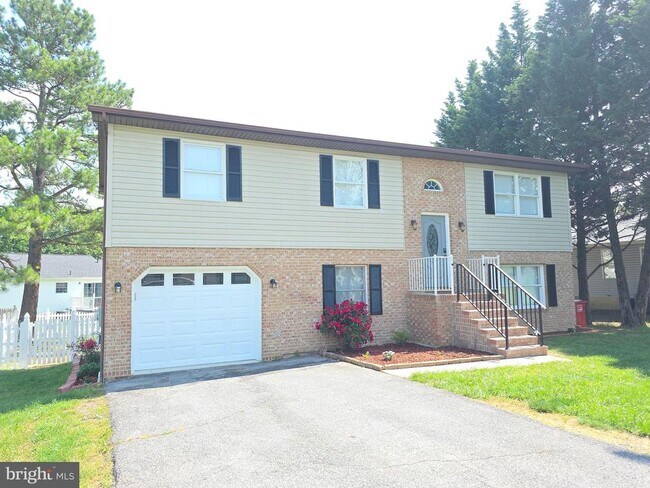 81 Towerview Dr in Martinsburg, WV - Building Photo - Building Photo