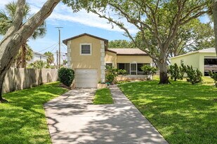 108 East Dr in Melbourne, FL - Building Photo