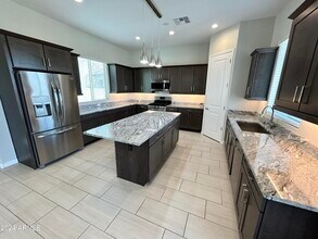 18512 N 65th Pl in Phoenix, AZ - Building Photo - Building Photo