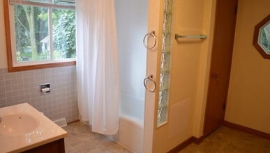 110 Dempsey Rd in Madison, WI - Building Photo - Building Photo