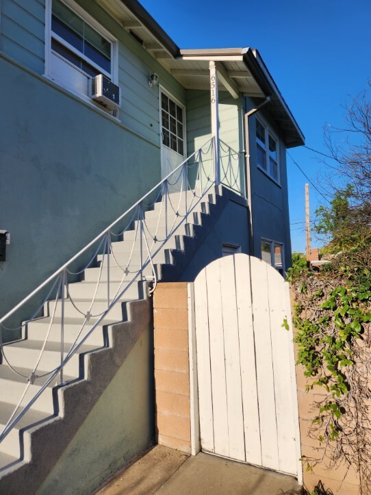 6512 Woodley Ave in Van Nuys, CA - Building Photo - Building Photo