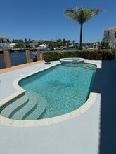 2713 NE 28th Ct, Unit 3 in Lighthouse Point, FL - Foto de edificio - Building Photo