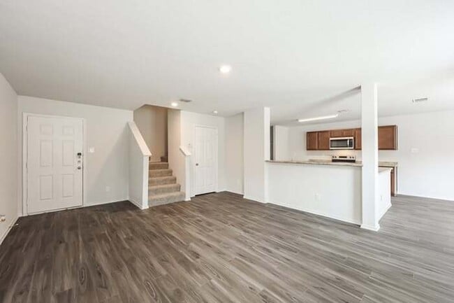 2718 Majestic Dr in San Antonio, TX - Building Photo - Building Photo