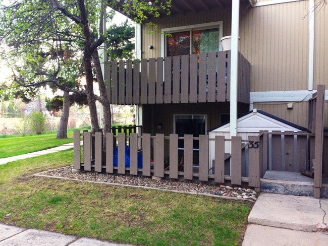 property at 8060 Niwot Rd