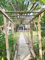 6941 Thomas Blvd, Unit 2 in Pittsburgh, PA - Building Photo