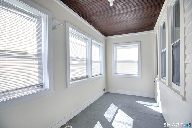 44-46-46 Glendale Ave in Hartford, CT - Building Photo - Building Photo