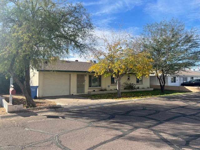 property at 313 E El Camino Dr