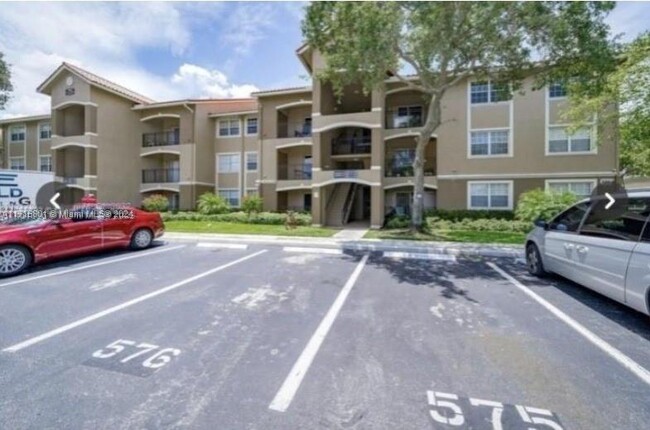 11630 SW 2nd St in Pembroke Pines, FL - Building Photo - Building Photo