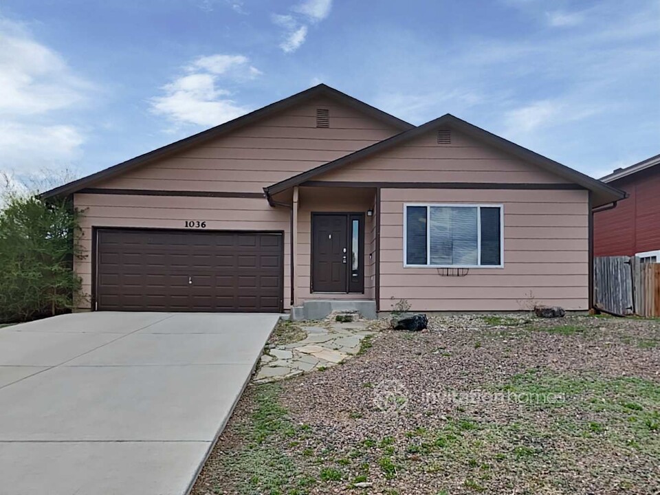 1036 Bromefield Dr in Fountain, CO - Building Photo