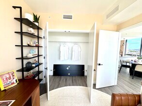 1940 NW 2nd Ct, Unit B12 in Miami, FL - Foto de edificio - Building Photo