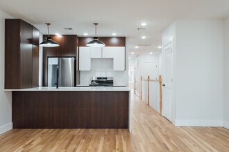 90 Hollywood Ave, Unit 2 in East Orange, NJ - Building Photo - Building Photo