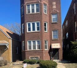 8819 S Harper Ave, Unit 2nd Floor in Chicago, IL - Building Photo - Building Photo