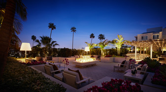 AKA Beverly Hills Furnished Residences in Beverly Hills, CA - Building Photo