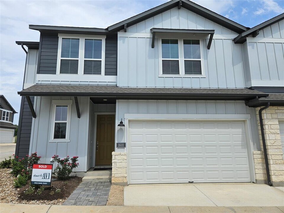 1020 Vista View Dr in Georgetown, TX - Building Photo