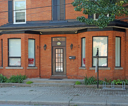 65 Walnut St S in Hamilton, ON - Building Photo - Building Photo