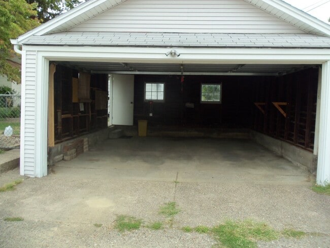 2448 15th Ave in Moline, IL - Building Photo - Building Photo