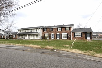 Colonial Square Cooperative in Louisville, KY - Building Photo - Building Photo