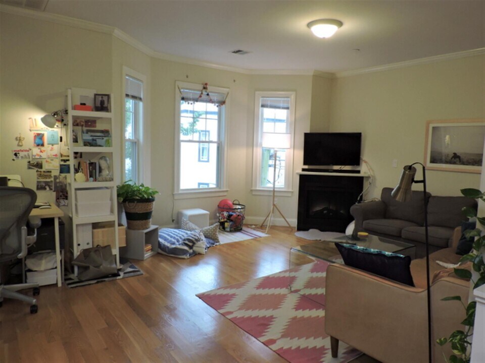 9 Marney St in Cambridge, MA - Building Photo