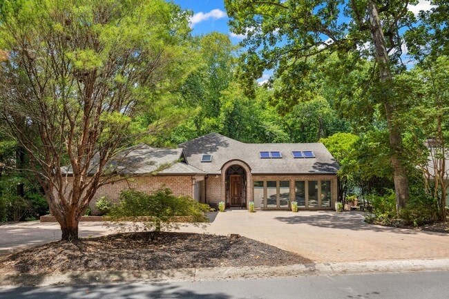 property at 10 Sunrise Point Rd