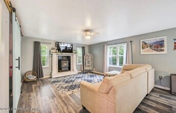 128 Wilson Ct in Saylorsburg, PA - Building Photo - Building Photo
