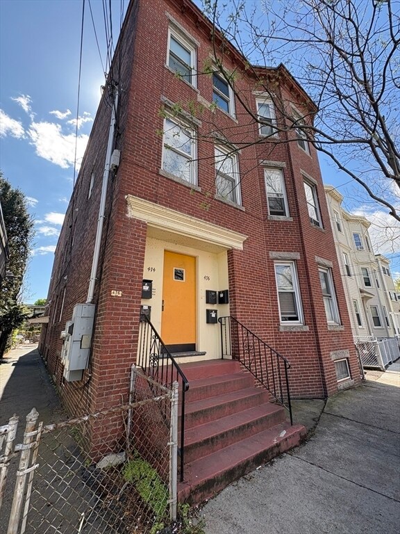 474 Windsor St