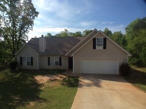 488 Old Tree Dr in Jackson, GA - Foto de edificio - Building Photo