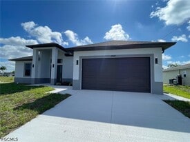 1319 NW 15th Ave in Cape Coral, FL - Building Photo