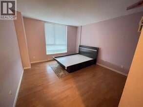 7077 Beresford St. in Burnaby, BC - Building Photo - Building Photo