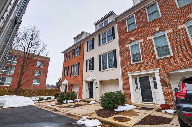 property at 504 N Thomas St