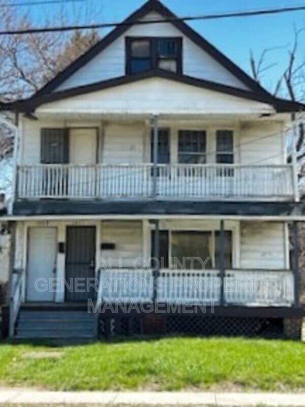 property at 1011 E 140th St