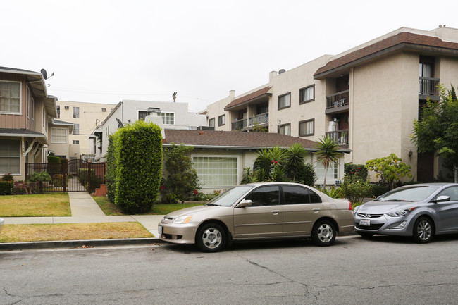 212 N Cedar St in Glendale, CA - Foto de edificio - Building Photo