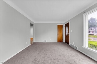 12617 York Blvd in Garfield Heights, OH - Building Photo - Building Photo