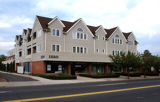 1212 Whitney Ave in Hamden, CT - Building Photo