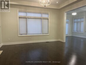 3068 Post Rd in Oakville, ON - Building Photo - Building Photo