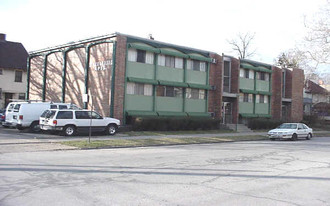 Lincolnaire Apartments in Lakewood, OH - Building Photo