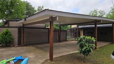 2418 Ingleside Dr in Grand Prairie, TX - Building Photo - Building Photo